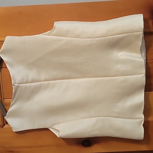 JOAN AND DAVID Ivory Silk Seeveless Top Sz 12 NWT - Picture 4 of 8